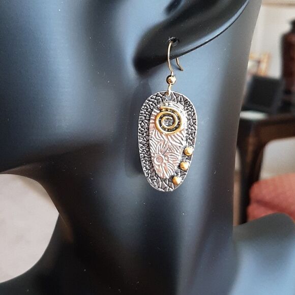 NWOT  Bohemian silver and gold oval drop earrings - Picture 2 of 4